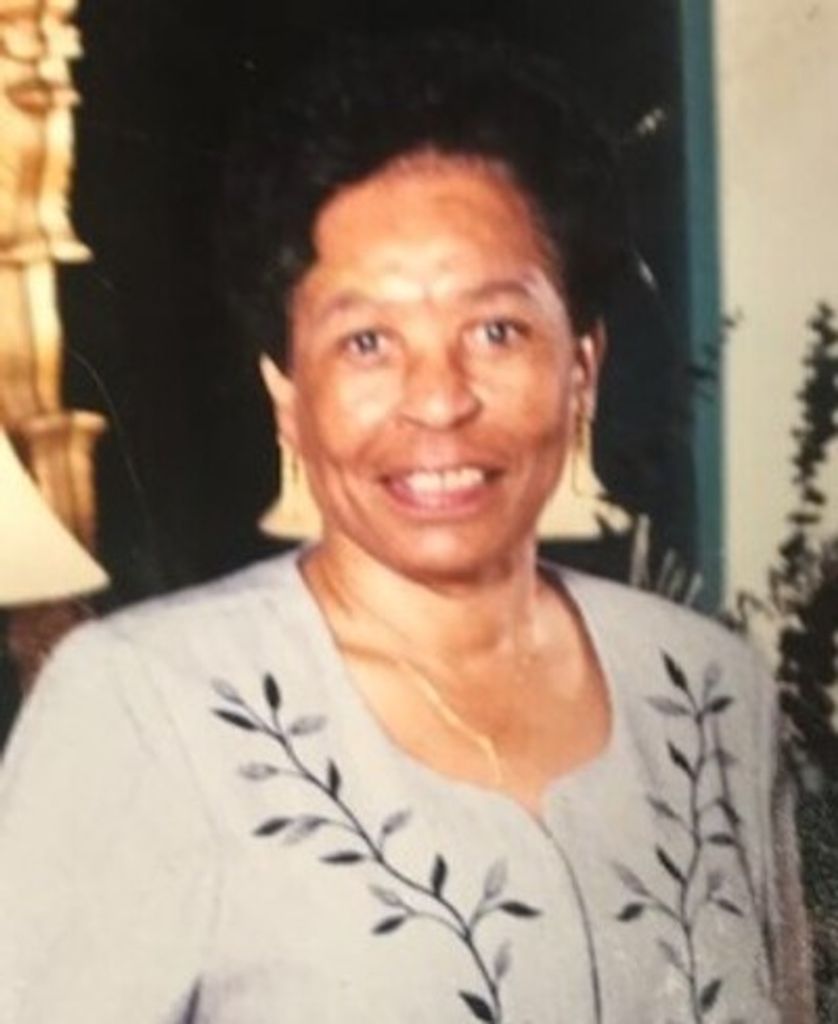 Minister Gwendolyn Lucas Mix Profile Photo
