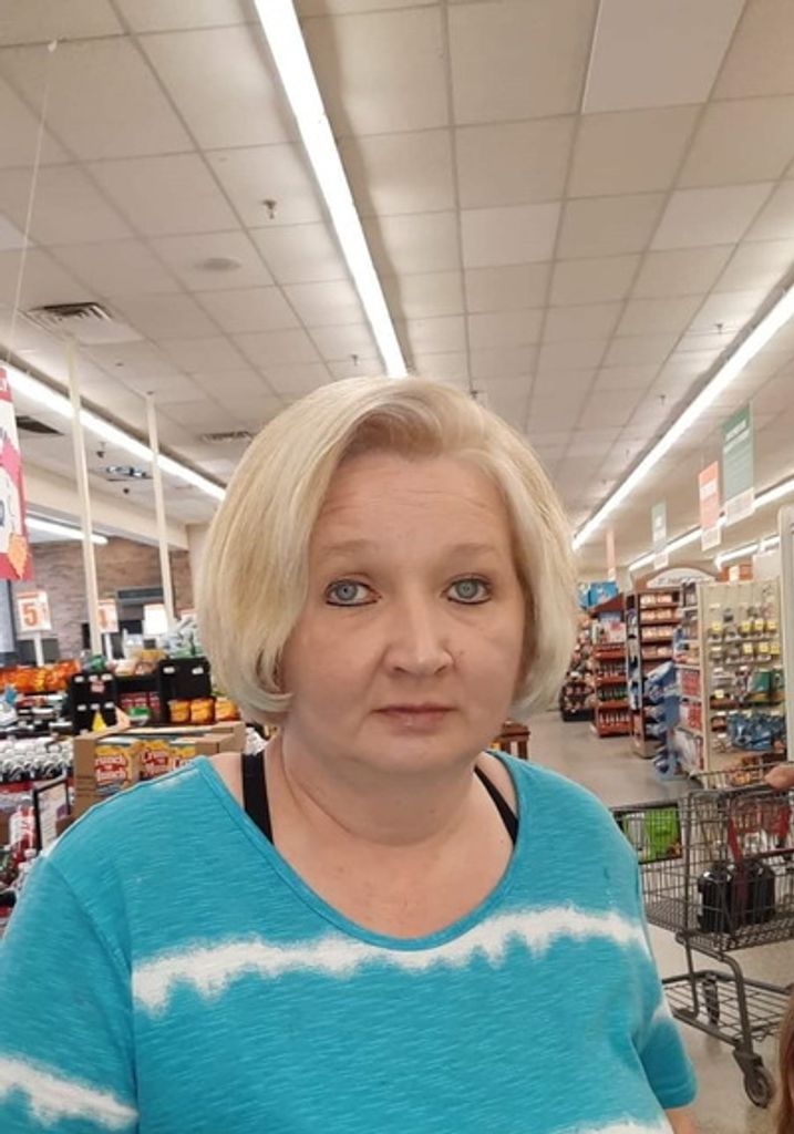 Tina Rhoton Profile Photo