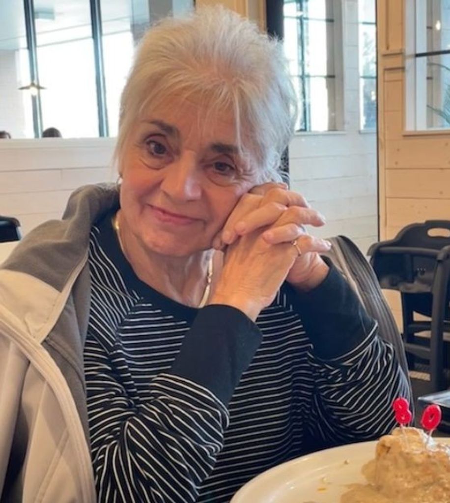 Lorraine Pesce Caposieno Profile Photo