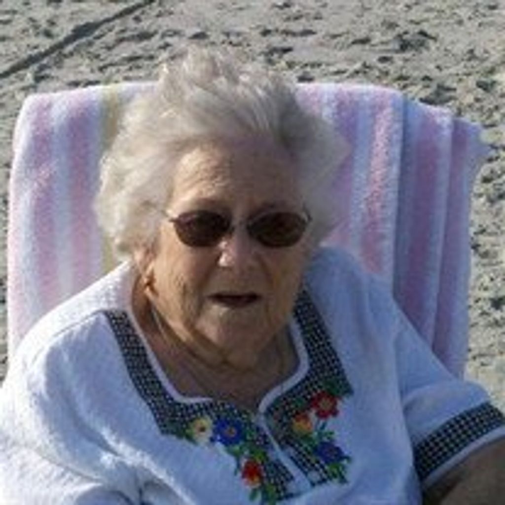 Lucille  Arnette Huggins