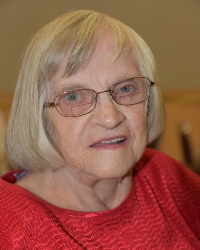 Elma Thiessen (Nee: Hiebert)'s obituary image
