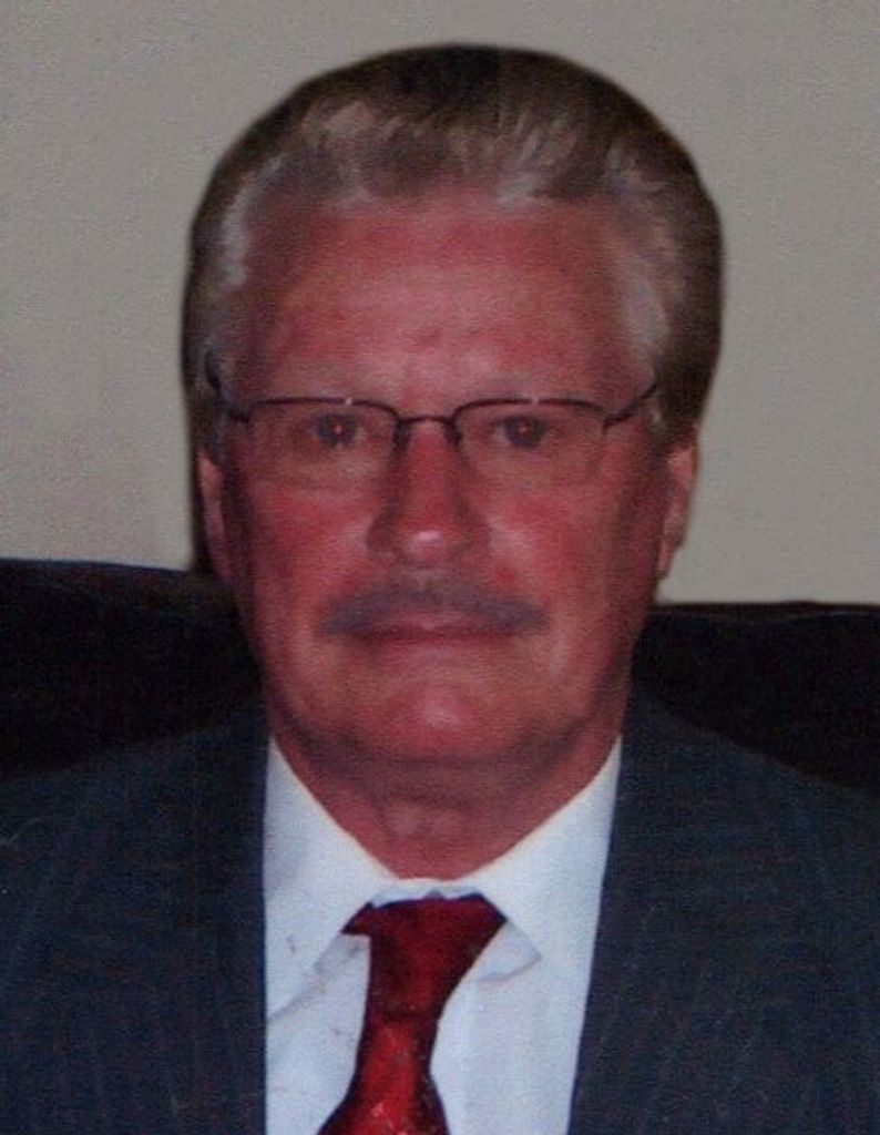 Charlie Jones Profile Photo