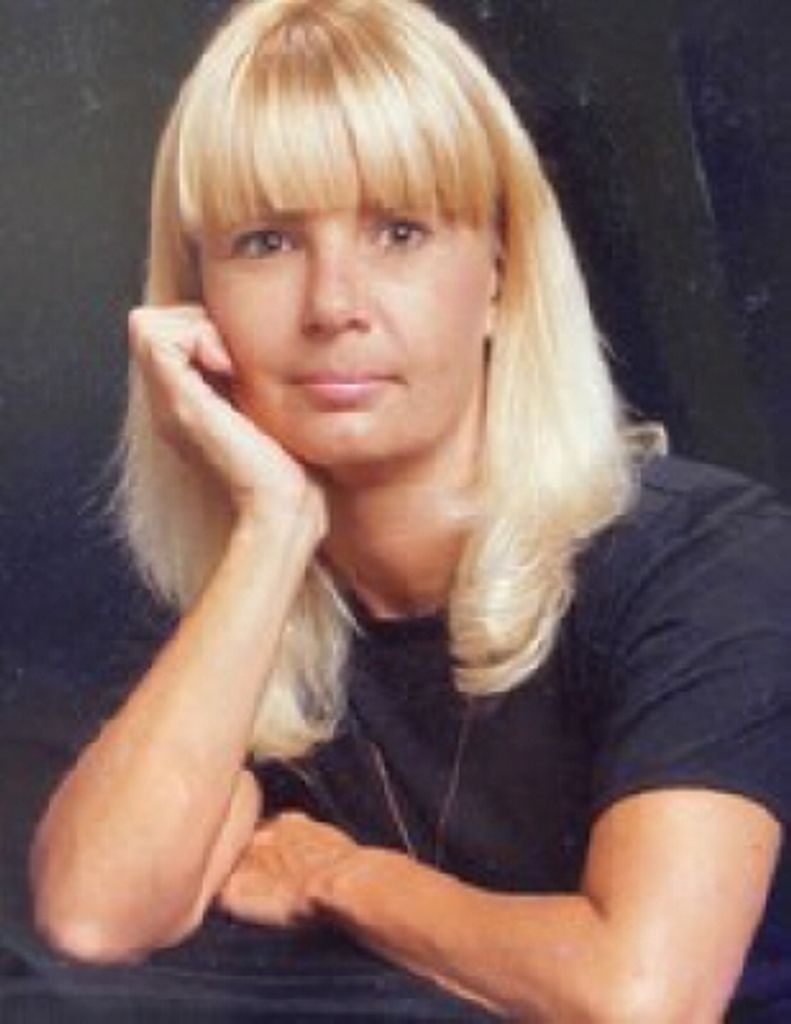 Lucinda  Leigh Coomer 