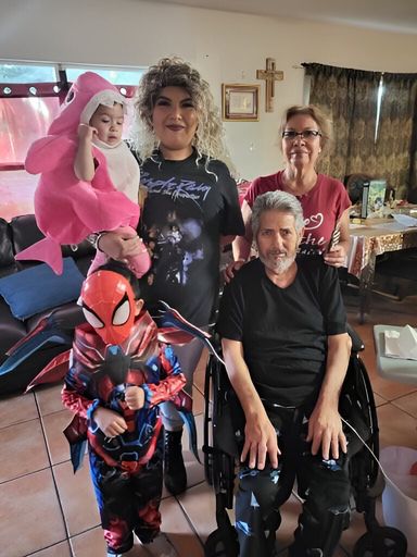Noe Sanchez photo gallery thumbnail 63 of 139