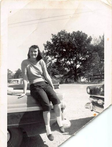 Jewell Wingo photo gallery thumbnail 17 of 22
