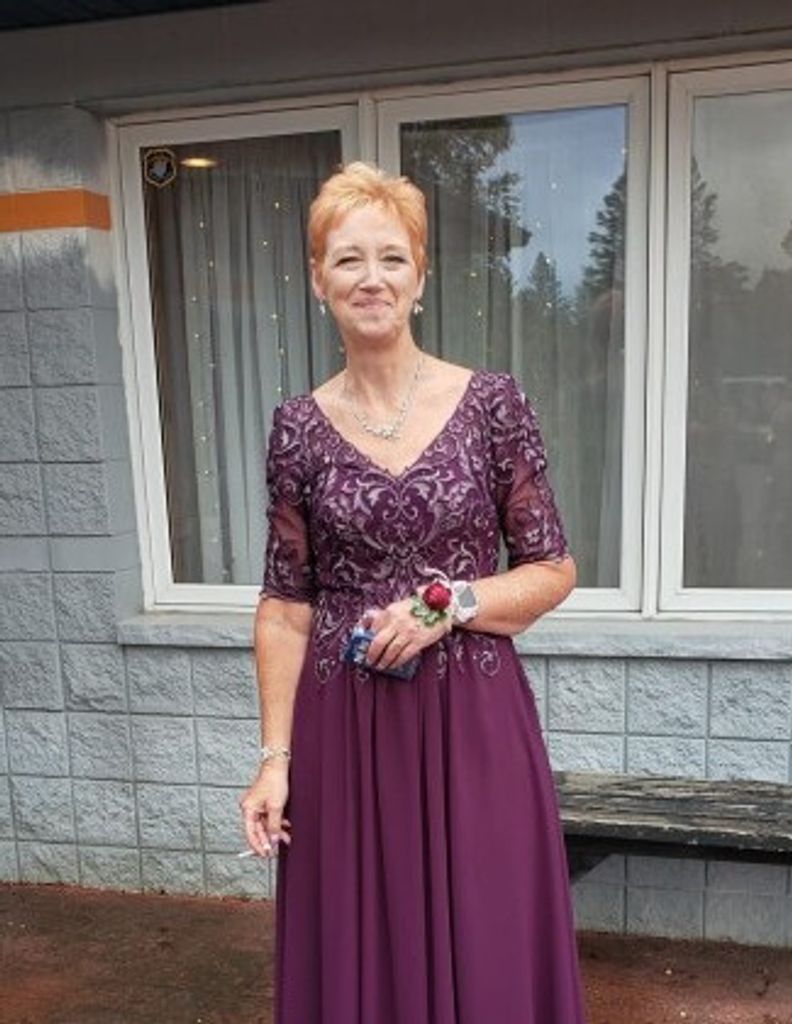 Lisa J. (Brueggeman)  Giese