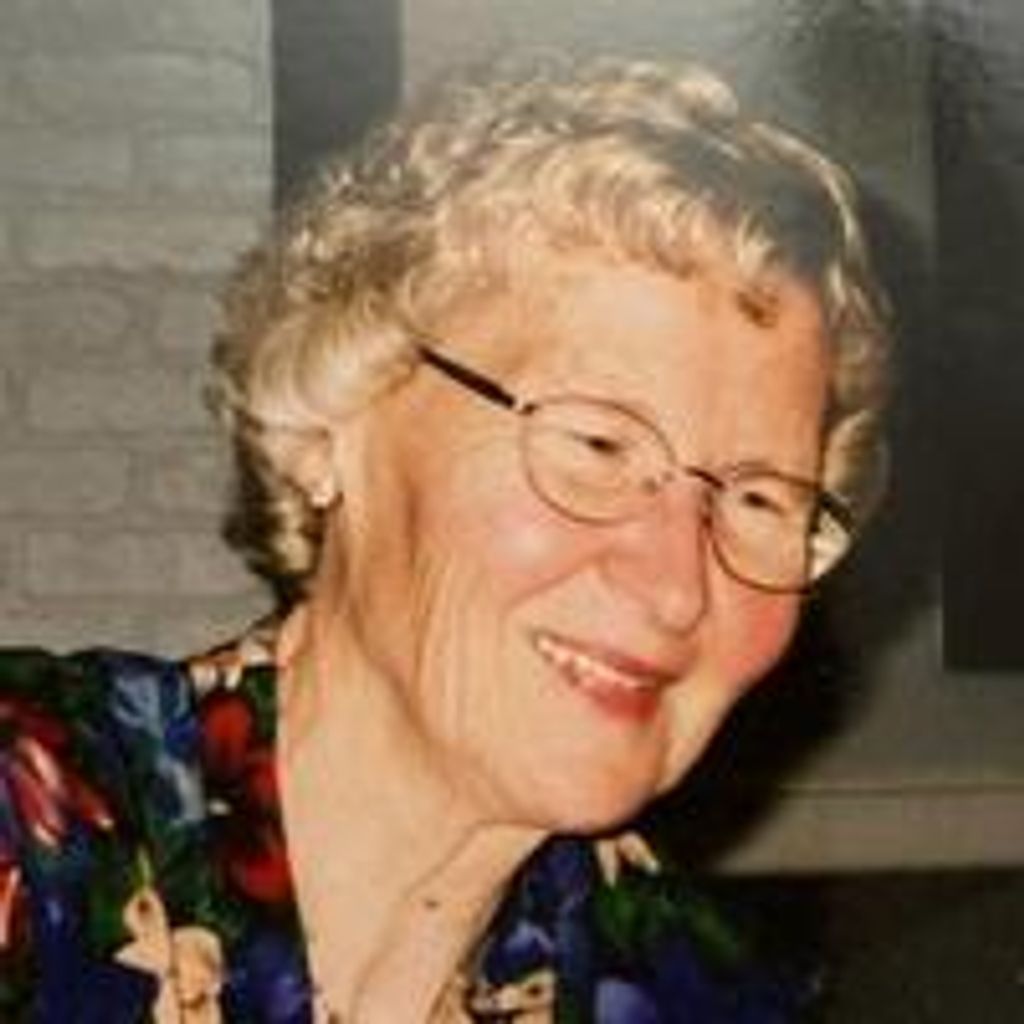 Evelyn M Heleniak Profile Photo