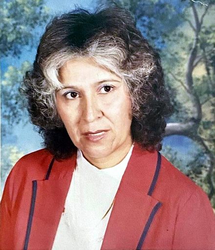 Yolanda C. Gonzalez photo gallery thumbnail 78 of 357