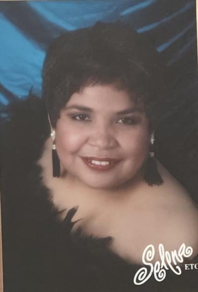 Carolina P. Flores Profile Photo