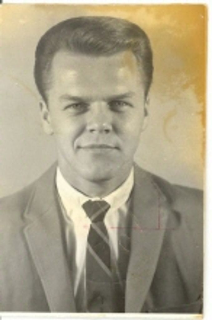 Robert W. Hassen