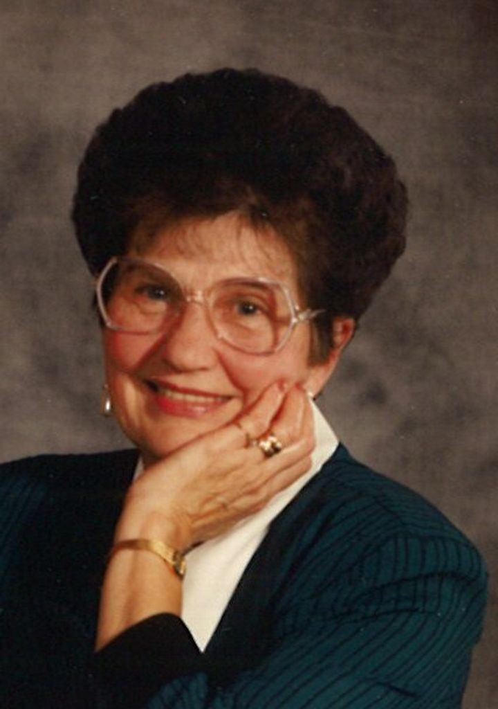Eva Senger Profile Photo