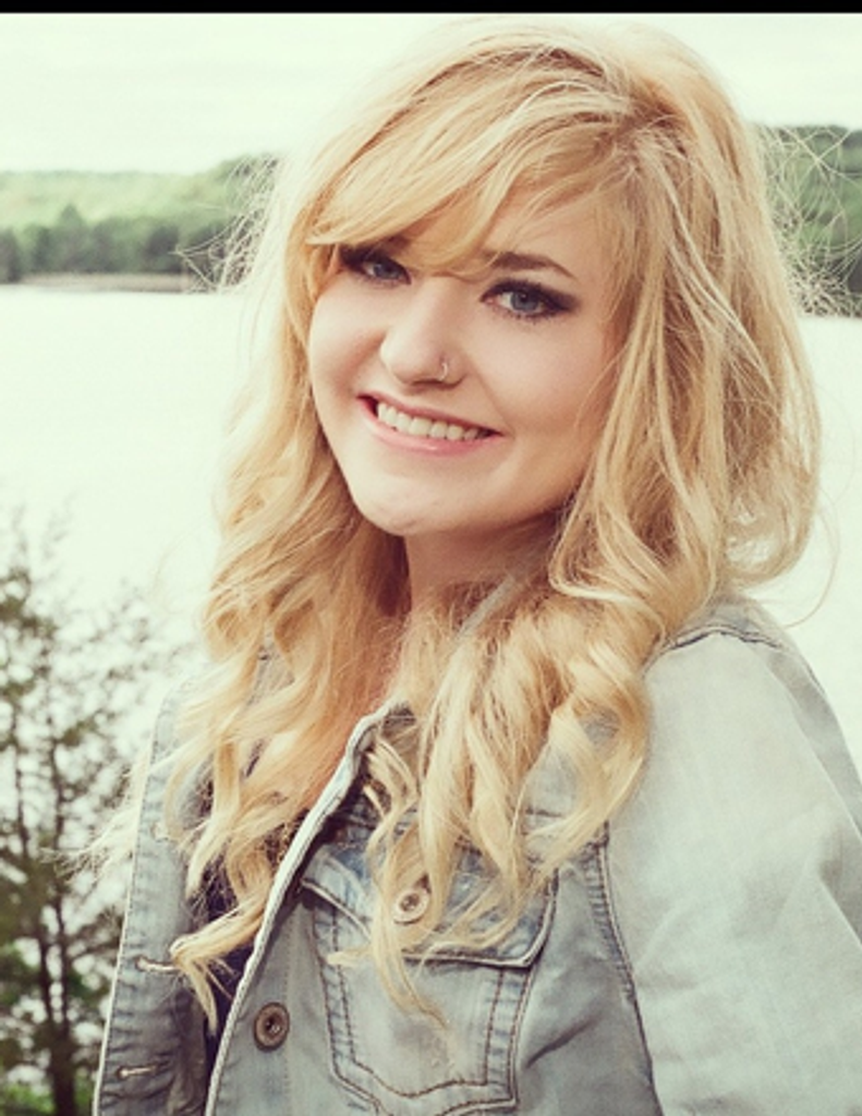 Nicole  Marie Houghton