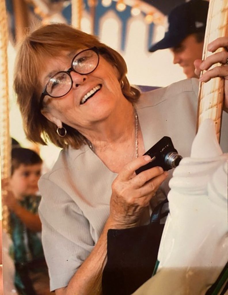 Carolyn Rose Stanecki Profile Photo