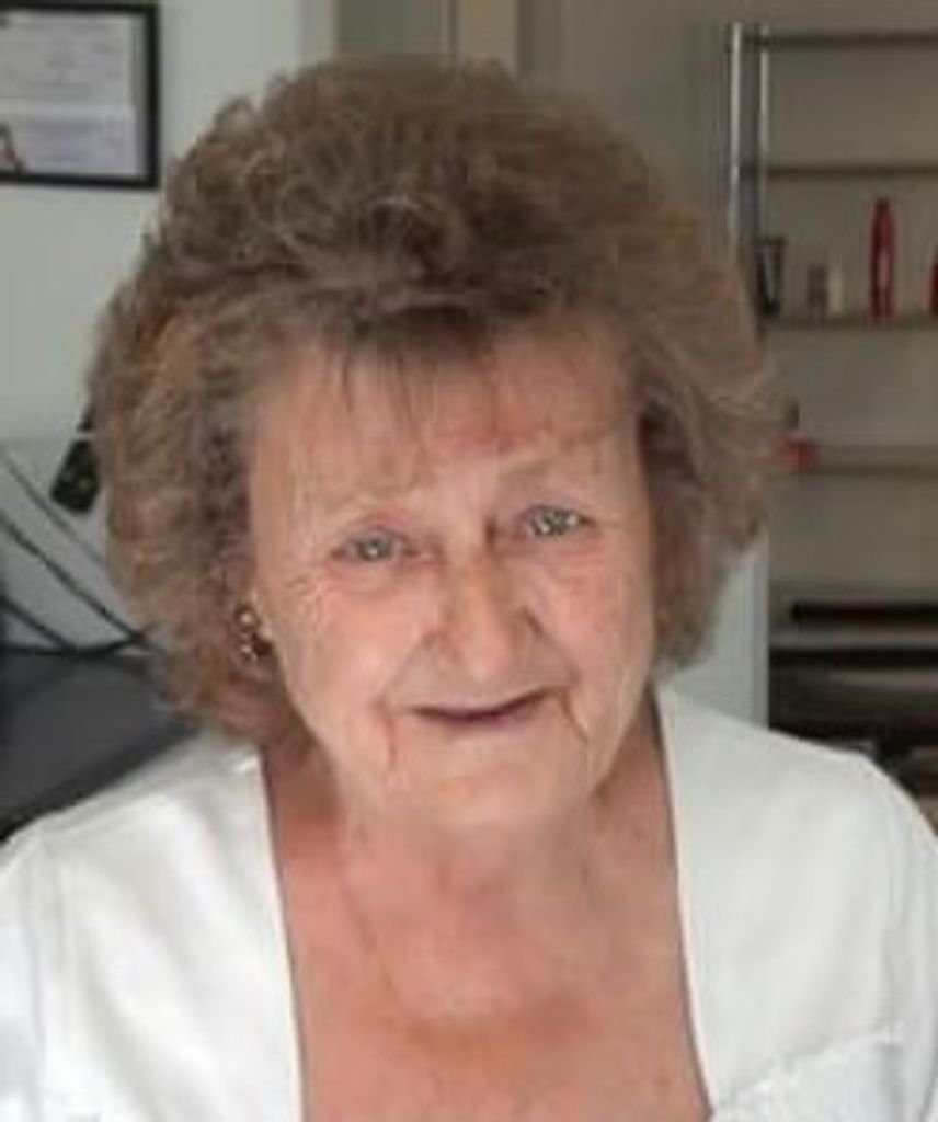 Pauline (Brown)  Scott