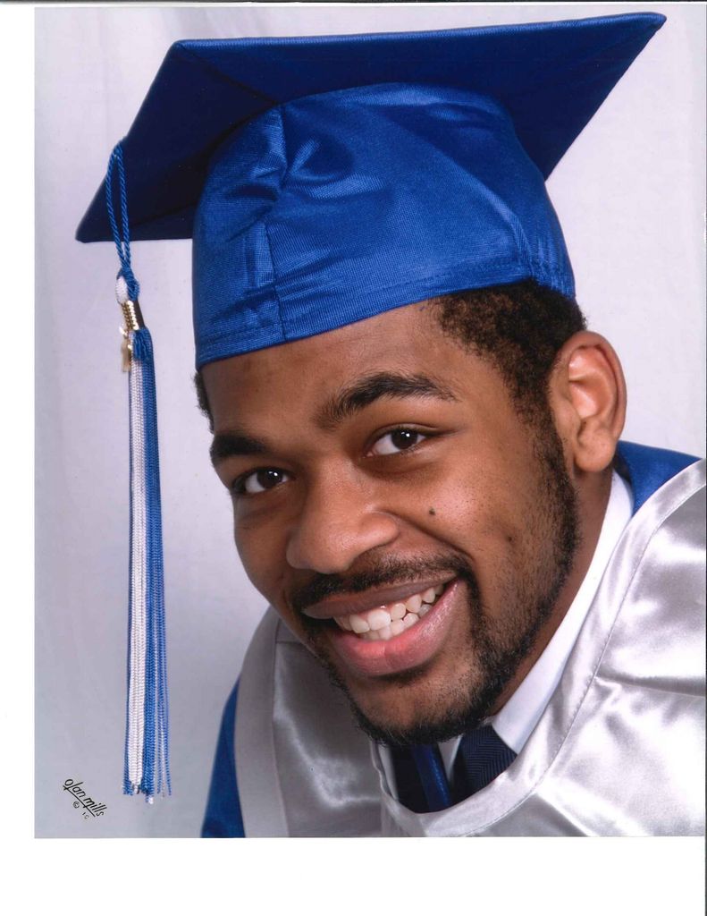 Deonte Sherrod Pineau Profile Photo