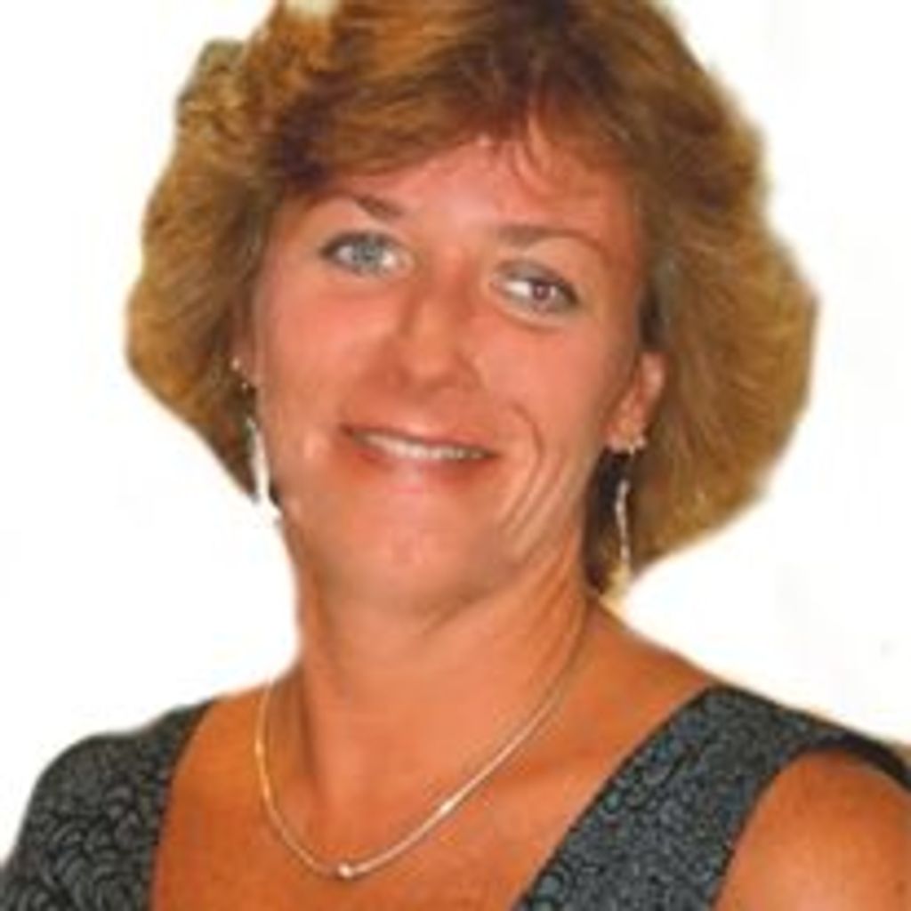 Lisa R. (Roessler)  Roy