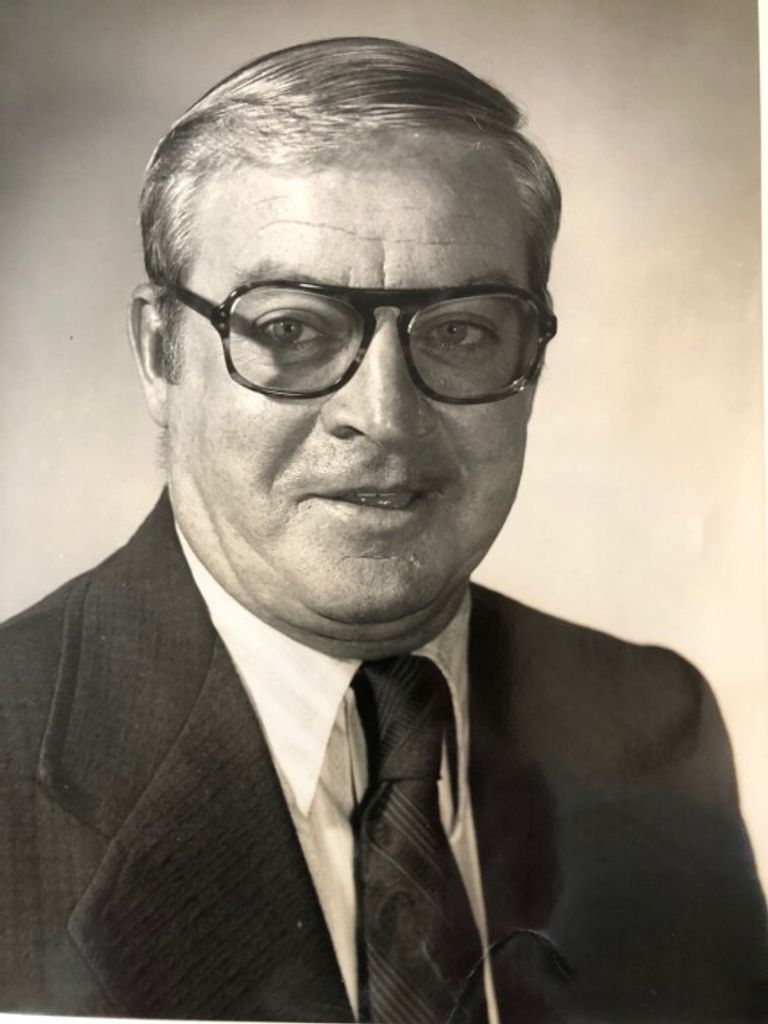Joseph R Reichner