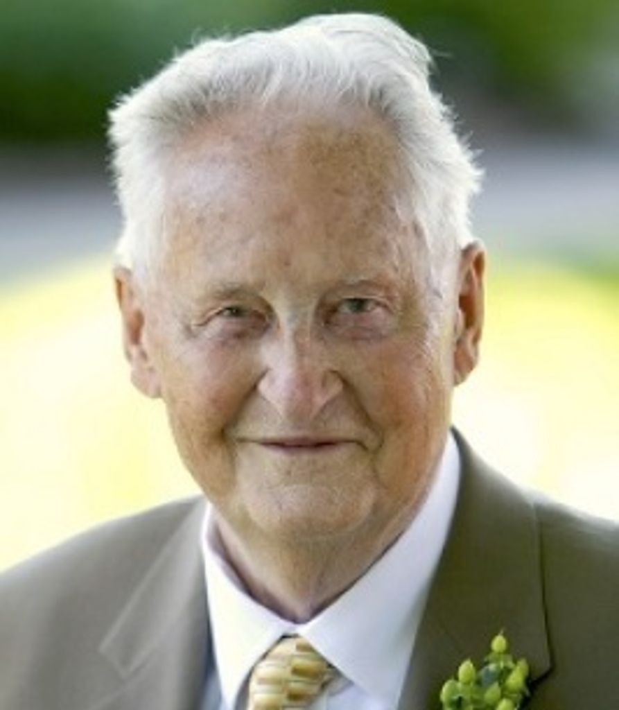 Earl Schulz Profile Photo