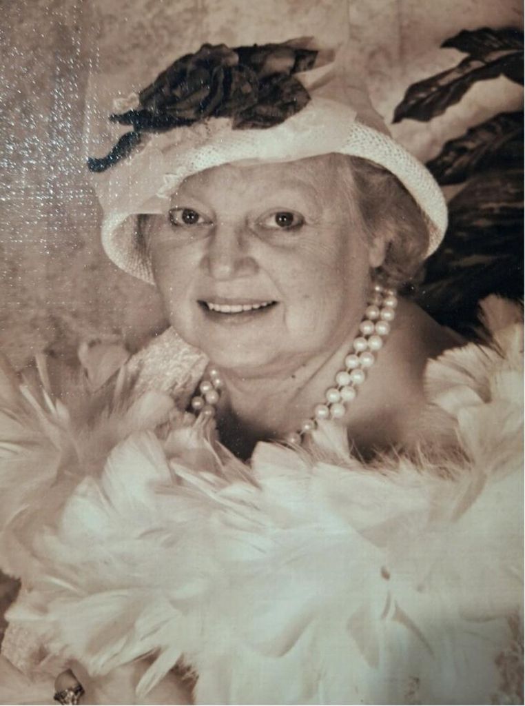 Nettie "Dee" Hutchins Profile Photo