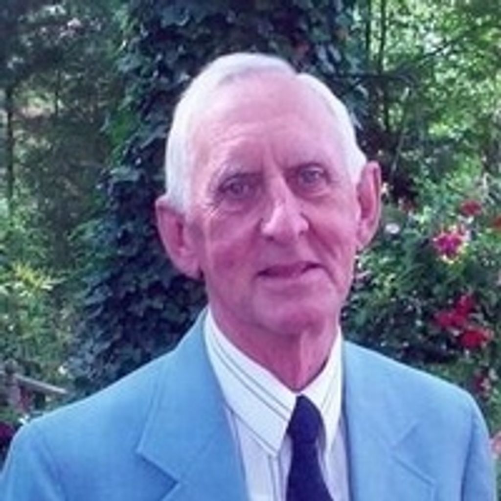 Coach Harold Arnold