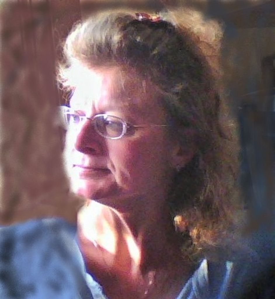 Cindy M. (Mueller)  Snare