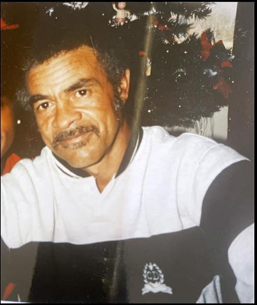 Larry Tall Profile Photo