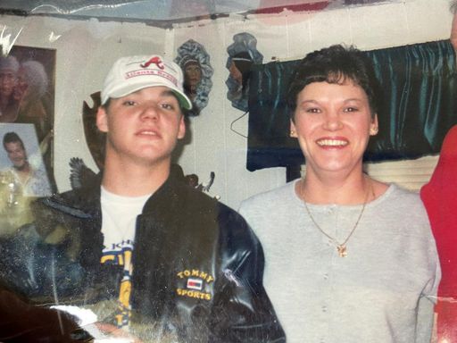 Linda Gail Borden Mcgee photo gallery thumbnail 62 of 74