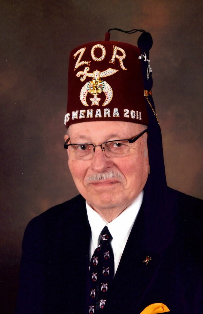 Merrill Arnold Lovvik Profile Photo