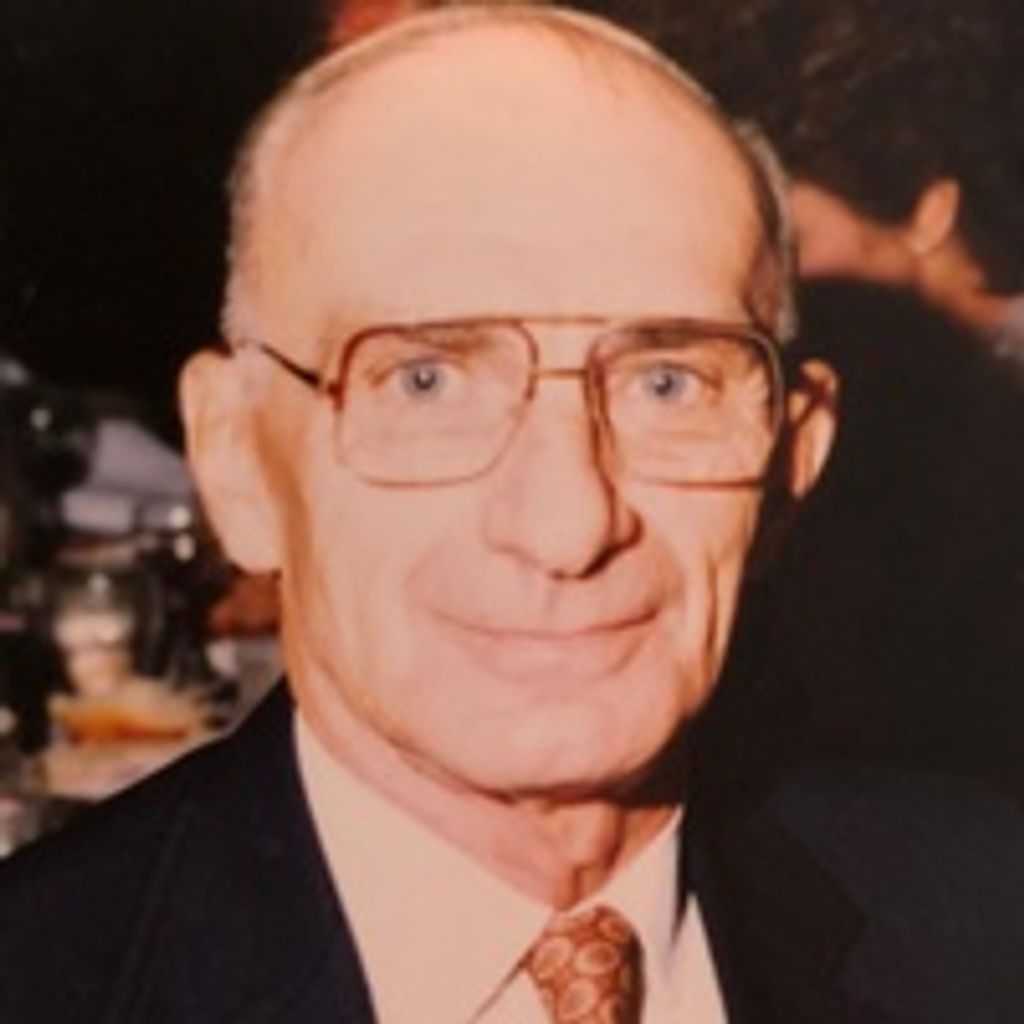 Robert  M. Pfau