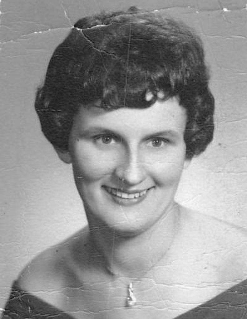 Helen M (Fliss)  Mullen