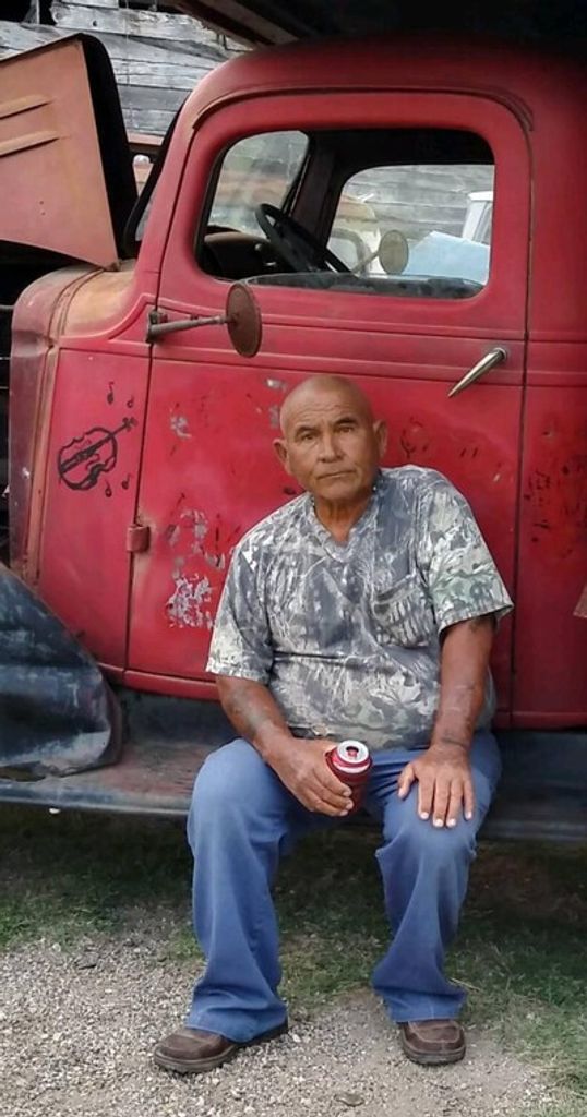 Juan Salinas Profile Photo