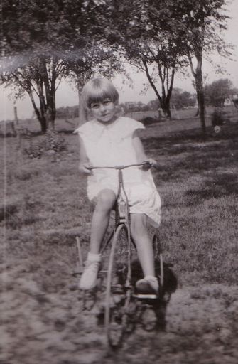 Rosaline "Rosie" C. Erickson photo gallery thumbnail 2 of 80