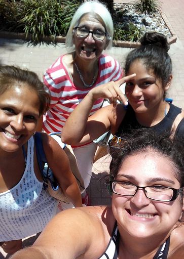 Yolanda C. Gonzalez photo gallery thumbnail 155 of 357