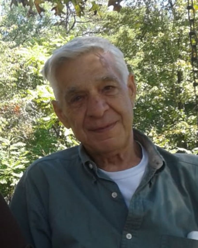 Lawrence Oliver McKenzie Profile Photo