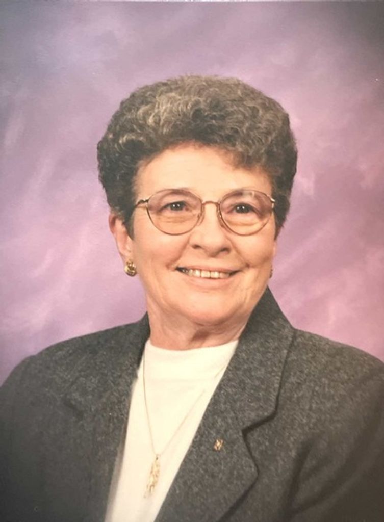 Helen Cooper Profile Photo