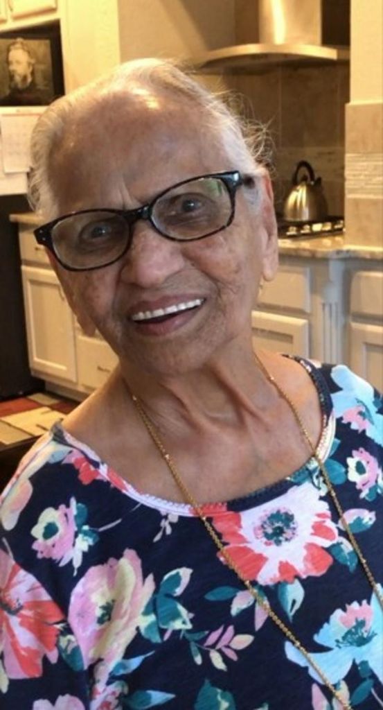 Lakshmi Ramakrishnan Profile Photo