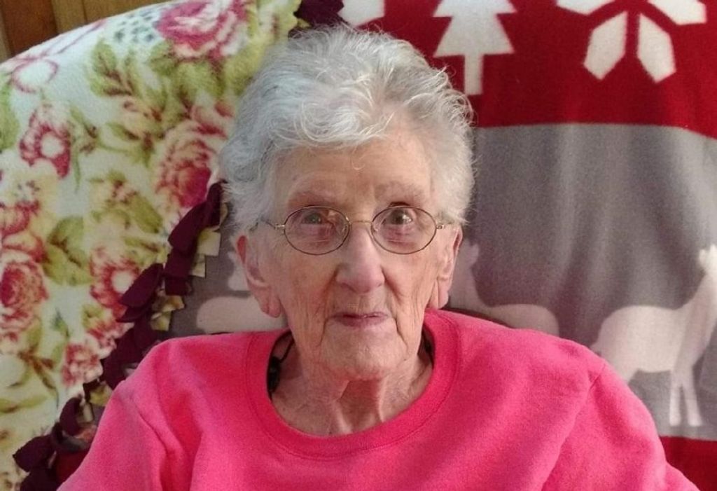 Donna B. (Hellyer)  Roxberry