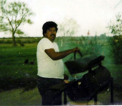 Simon Serna photo gallery thumbnail 3 of 69