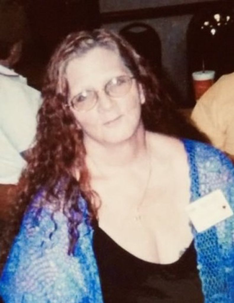 Sharon L (Green)  Wells
