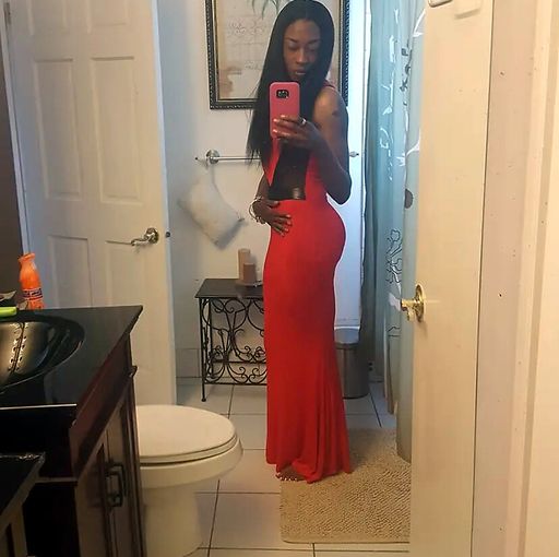 April Monique Mitchell-Odom photo gallery thumbnail 41 of 108