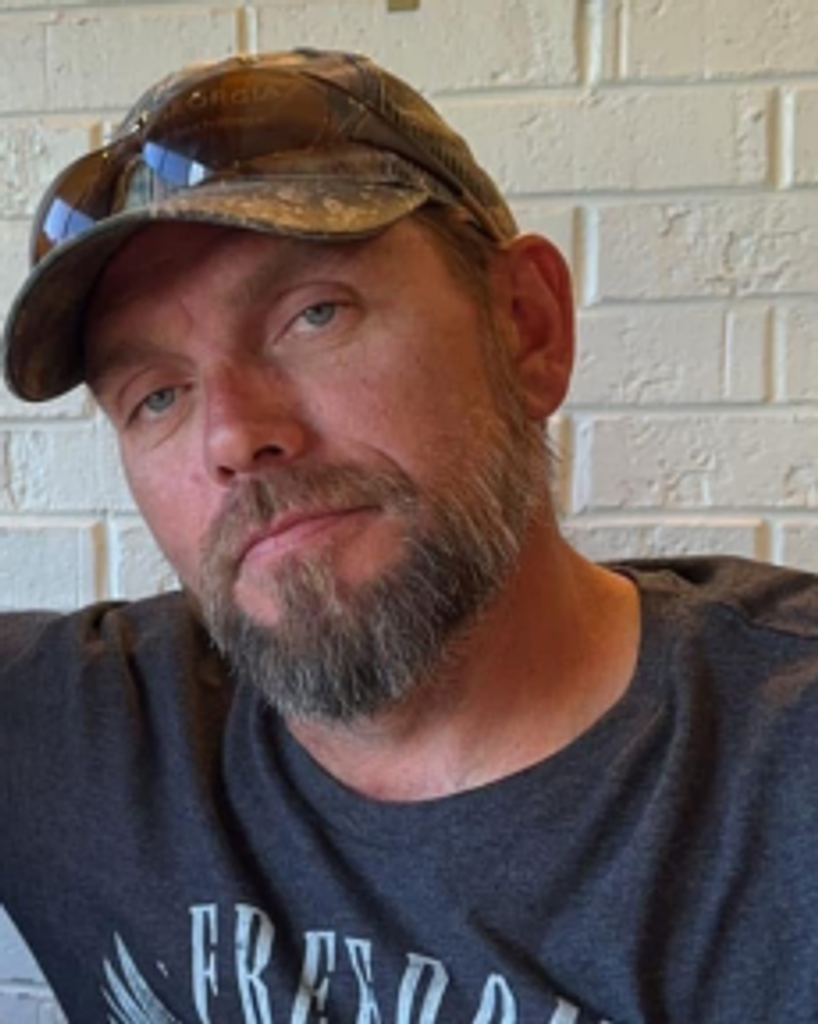 Carl Thomas Edwards II. Profile Photo