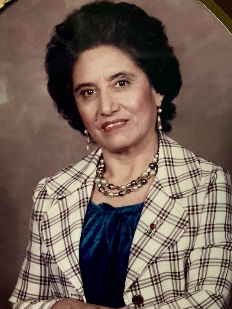 Elena Candelaria