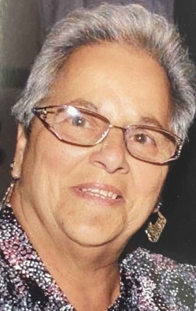 Marie E (DiChristofero)  Izzo