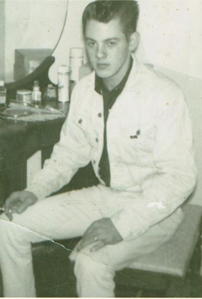 Carl Edward Lewis Profile Photo