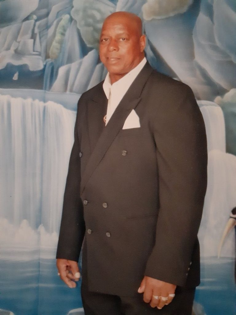 Johnnie M Oliver Profile Photo