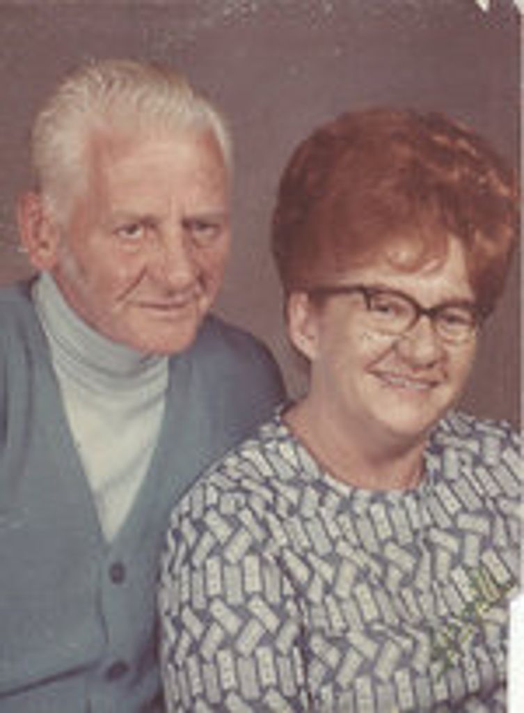 Elizabeth Ann "Liz" (Rhinehart)  Hayes