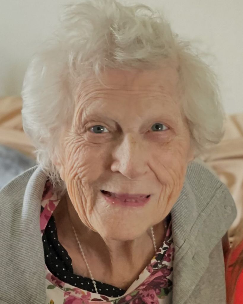 Esther Arp Profile Photo