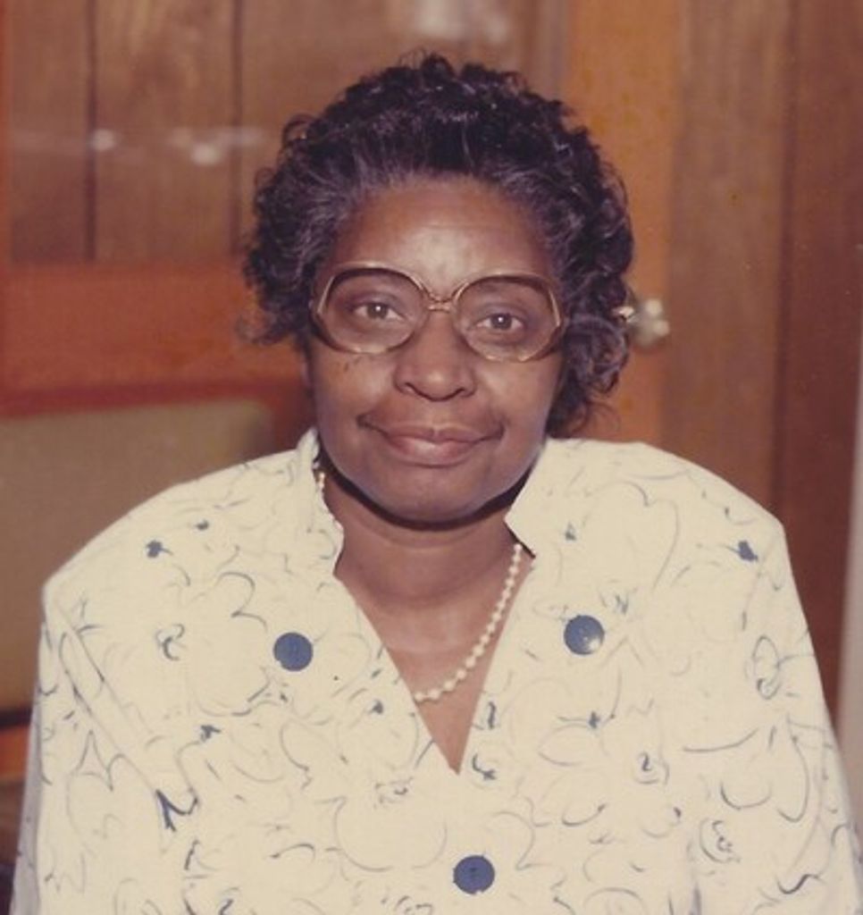 Lillie Young Edwards Profile Photo