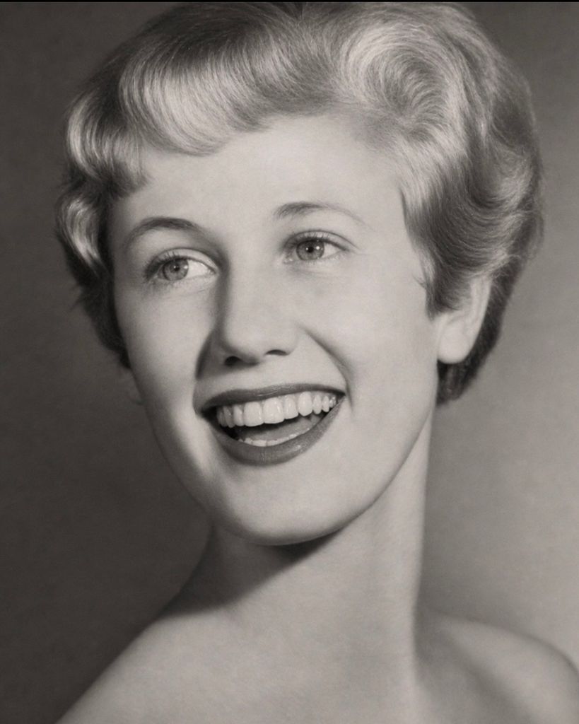 Susanne "Sue" Lawrence (Stoiber)