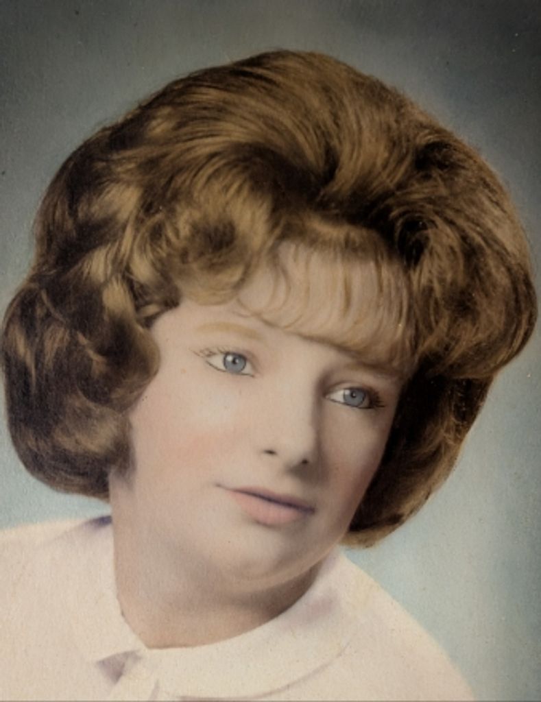 Lillian "Sandy" Ruth Kubisek